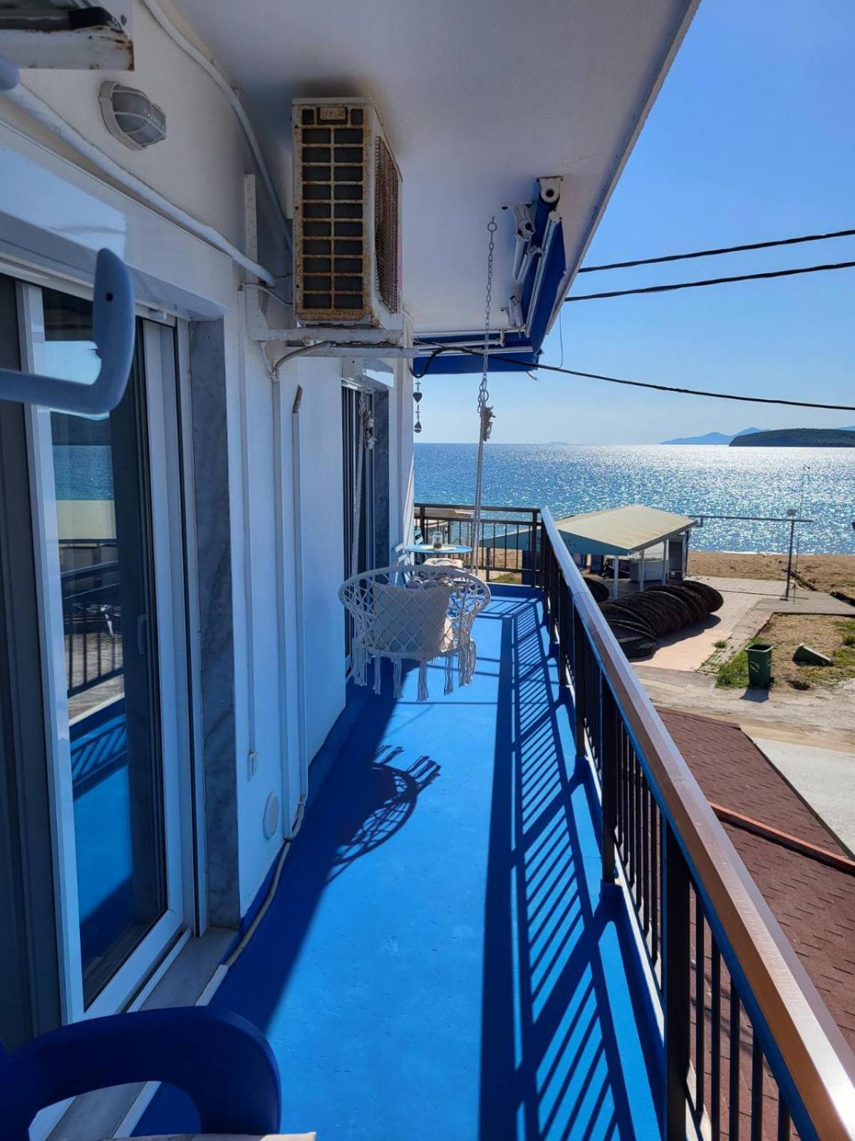 Appartamento Upper Deck Apt. Néa Péramos Esterno foto